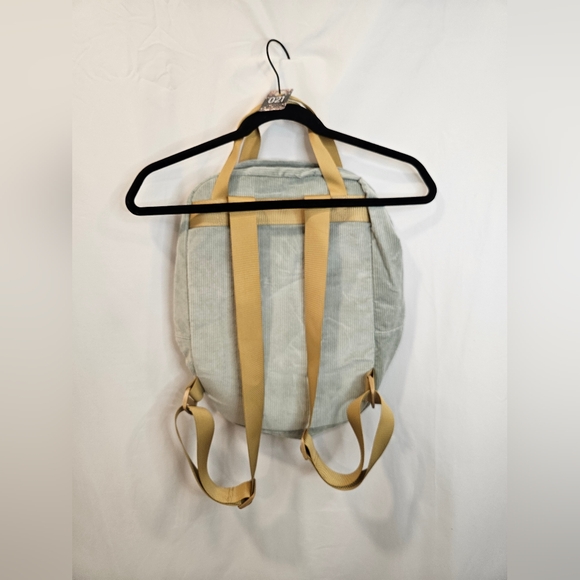 021 Courdory Backpack - Picture 2 of 3